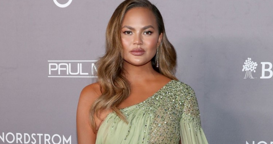 Modelja Teigen përfundon në spital pas problemeve me shtatzëninë