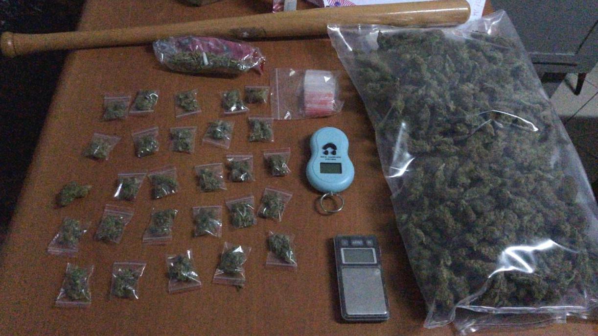 Arrestohen dy të rinj që shpërndanin drogë, në kërkim organizatori