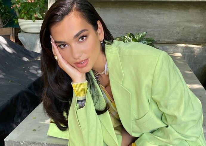 Dua Lipa poston videon nga fëmijëria ku flet shqip