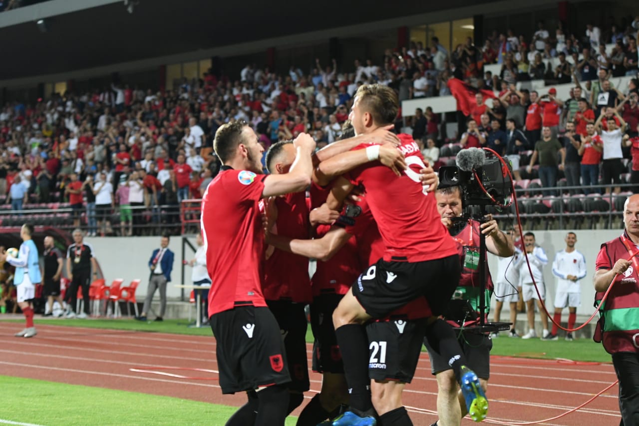 Dy lojtarët e Kombëtares mund të luajnë së bashku sezonin e ri, zbulohet skuadra e Serisë A që i kërkon