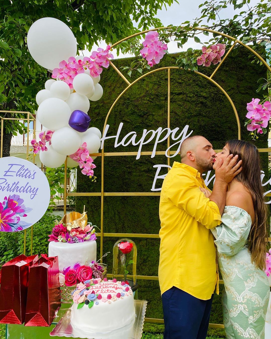 Djalë apo vajzë? Gjiko dhe Elita zbulojnë gjininë e bebit