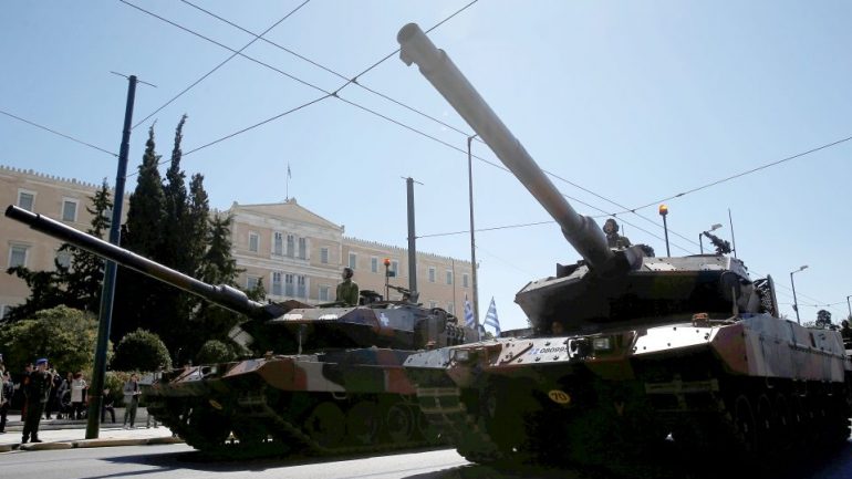 Greqia planifikon të forcojë ushtrinë, tensionet me Turqinë mbeten të larta