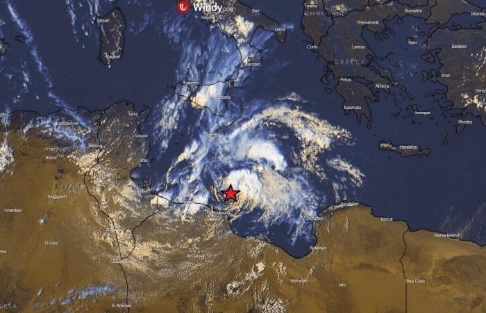 Cikloni “Cassilda” po forcohet, mund të arrijë deri në 160 km/h shpejtësi ere dhe dallgë të larta 6 metra