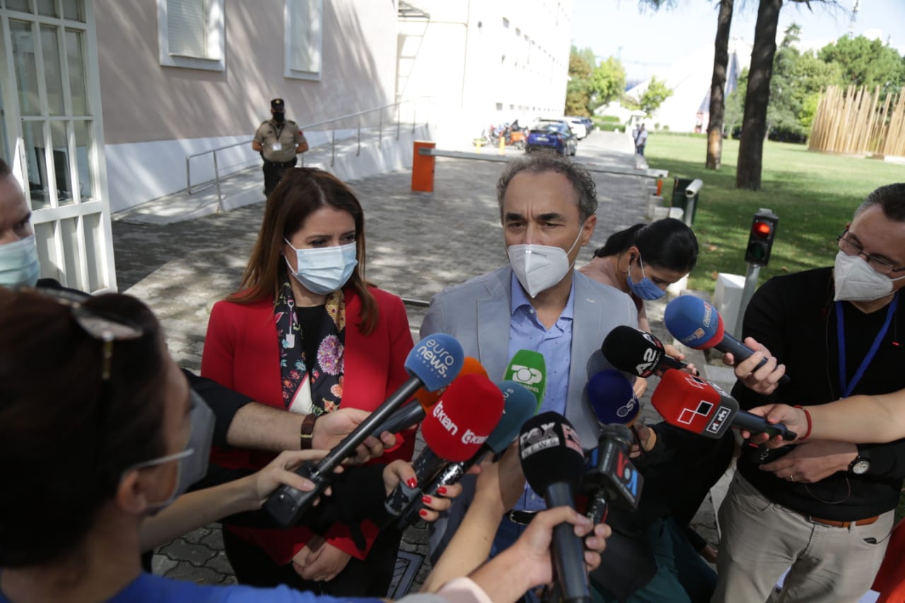 2 orë takim me mjekët/ Manastirliu: Do të ngrihen grupe pune mes sindikatës dhe ministrisë për 4 kërkesat!