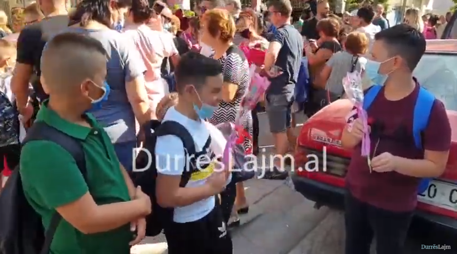 Viti i ri shkollor/ Ardian Muka: Amulli totale, ç’organizim i bashkisë dhe indiferencë dhe korrupsion të qeverisë ndaj durrsakëve