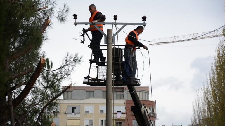 Nga e hëna, kufizime në furnizimin me energji për këto zona të Tiranës