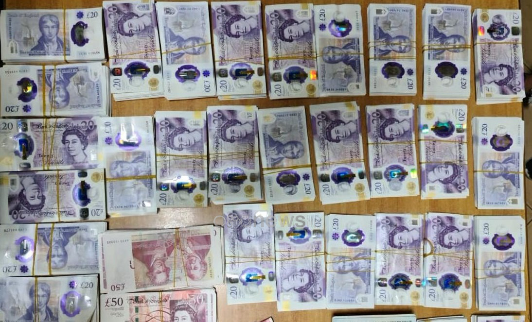 Tuniziani arrestohet në Rinas me rreth 68 mijë paundë në valixhe e çantë