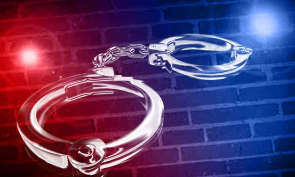 Nusja ngacmohet seksualisht nga vjehrri, më pas rrihet nga burri, dy të arrestuar