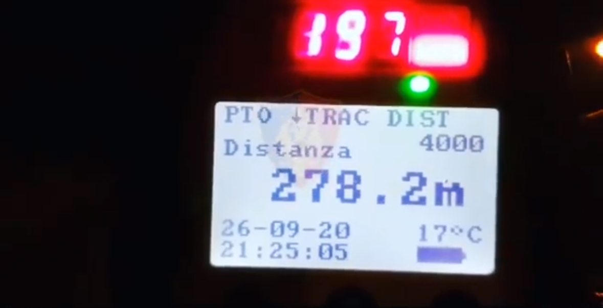 21-vjeçari udhëton me shpejtësi skëterrë, 197 km/h! (VIDEO)