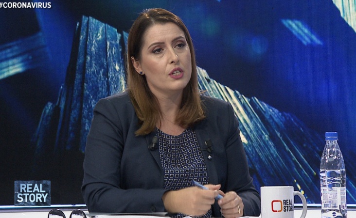 A rrezikohet Shqipëria nga një valë e dytë e Covid-19? Flet ministrja Manastirliu