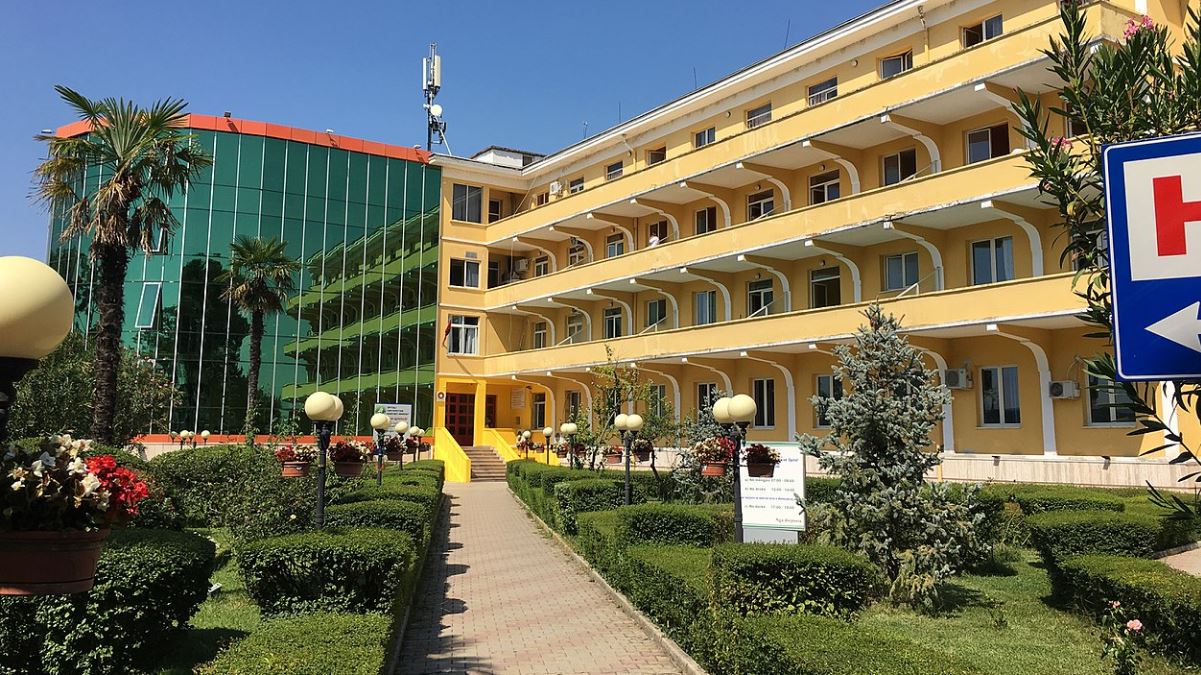 Prokuroria nis hetimet për vetëvrasjen e pacientëve me Covid në spitalin “Shefqet Ndroqi”