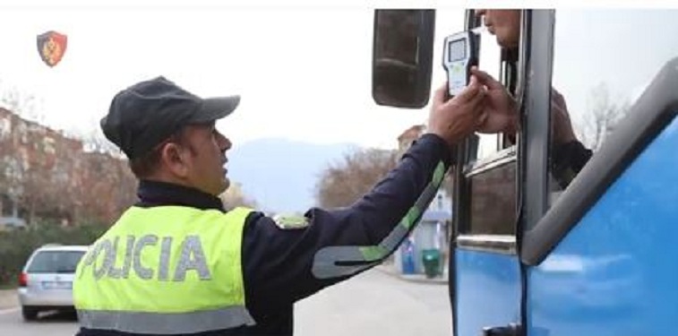 Shoferi i autobusit në Durrës i dehur në timon, policia e arreston