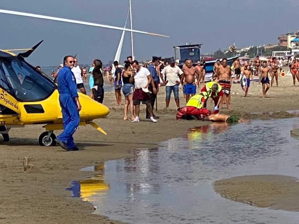 U qëllua në mes të plazhit, zbardhet identiteti i shqiptarit që iu bë atentat