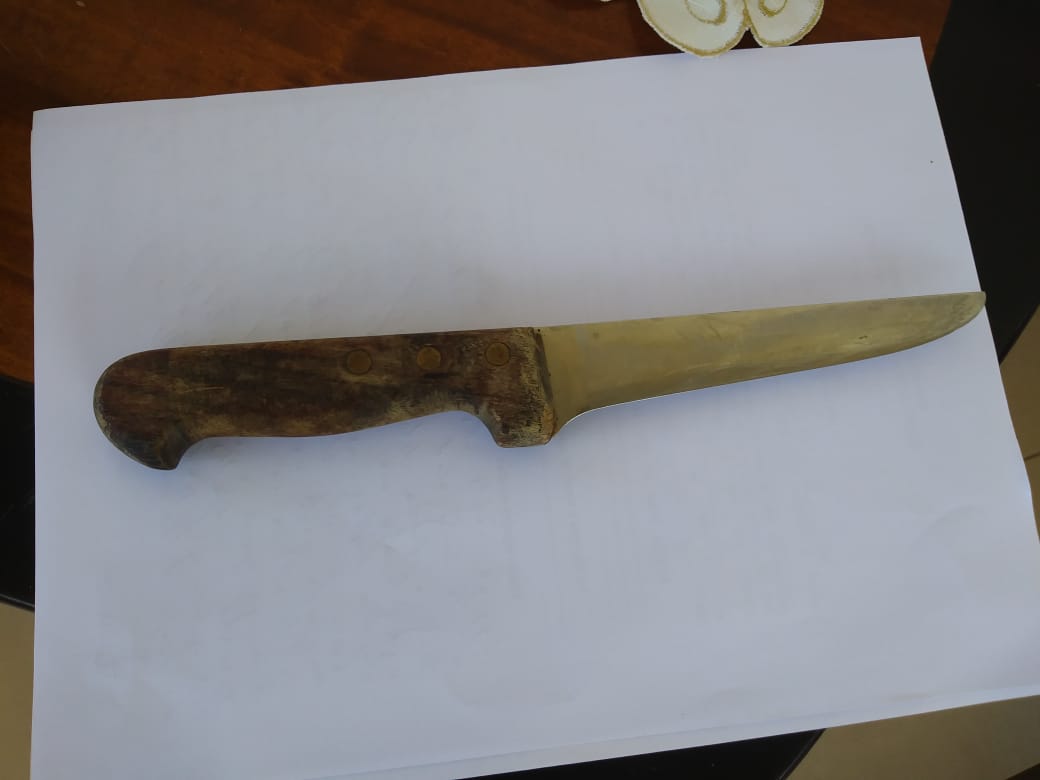 Ndodh sërish, 36-vjeçari tenton të vetëvritet me thikë në shtëpinë e vjehrrit