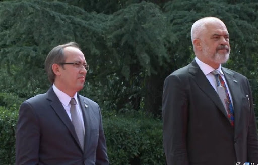 Shtyhet mbledhja e përbashkët mes Shqipërisë dhe Kosovës