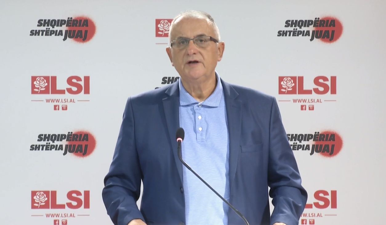 Një vit nga tërmeti 21 shtatorit, Vasili: Situata tragjike, qytetarët rrinë akoma në çadra dhe kontenierë, qeveria asnjë plan