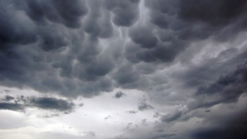 Reshje dhe ulje temperaturash, si do të jetë moti sot