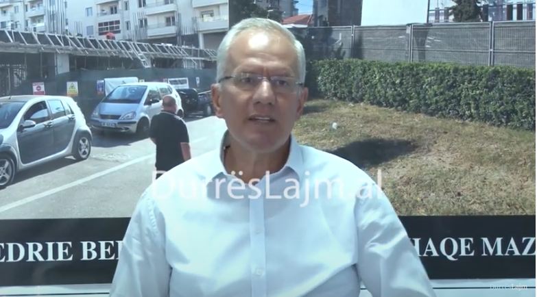 Xhaferraj uron nxënësit dhe ngre akuza: Tri shkollat në Durrës që po ndërtohen pa leje (VIDEO)