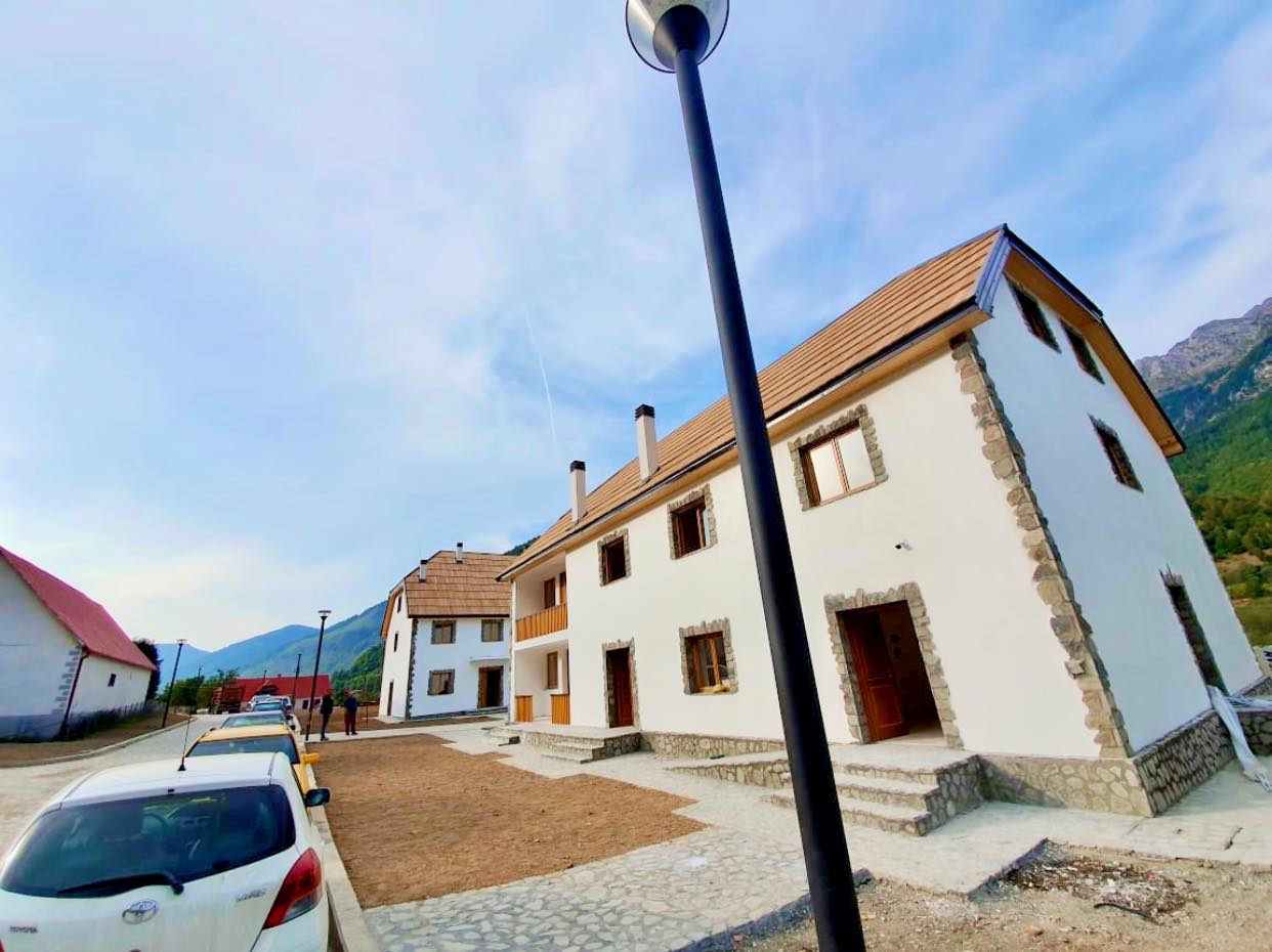 FOTO/ Rama prezanton qendrën e re turistike të Vermoshit