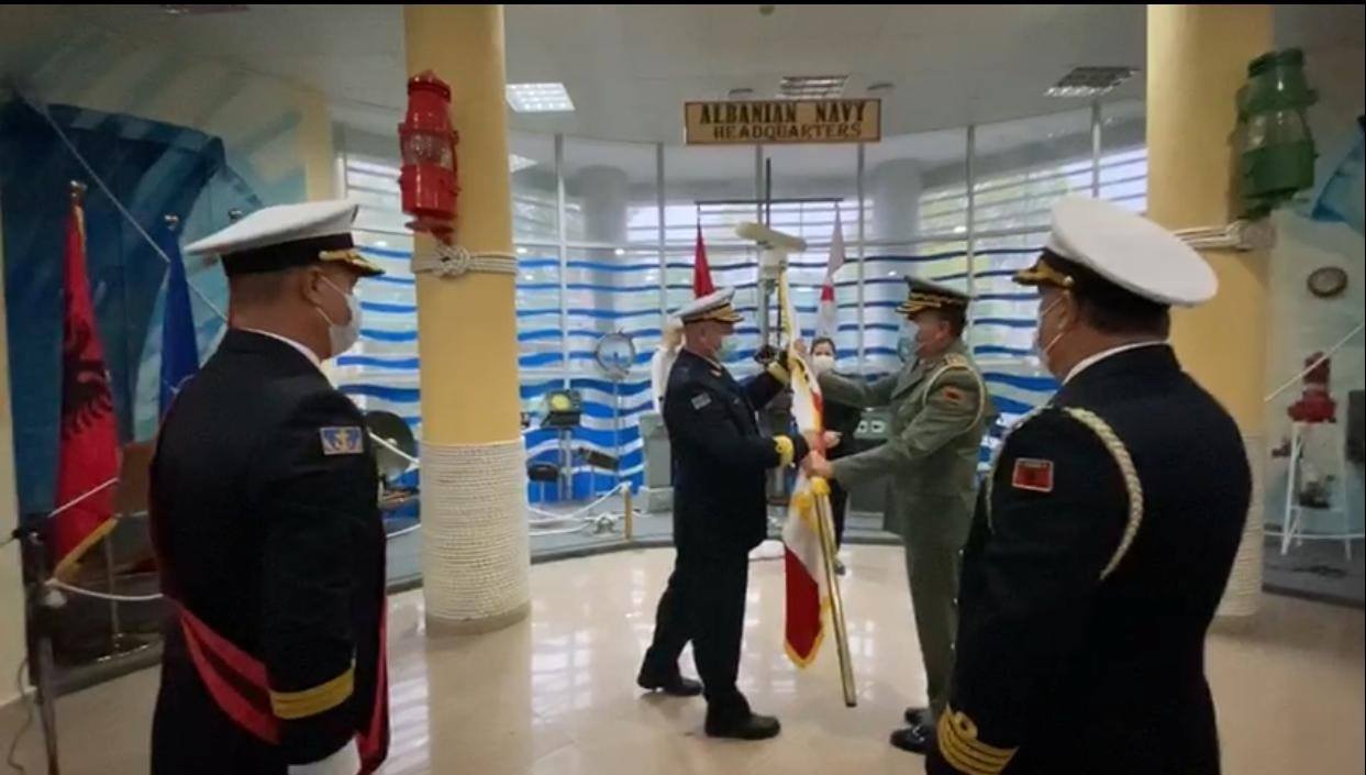 Prezantohet komandanti i ri i Forcave Detare (FOTO)