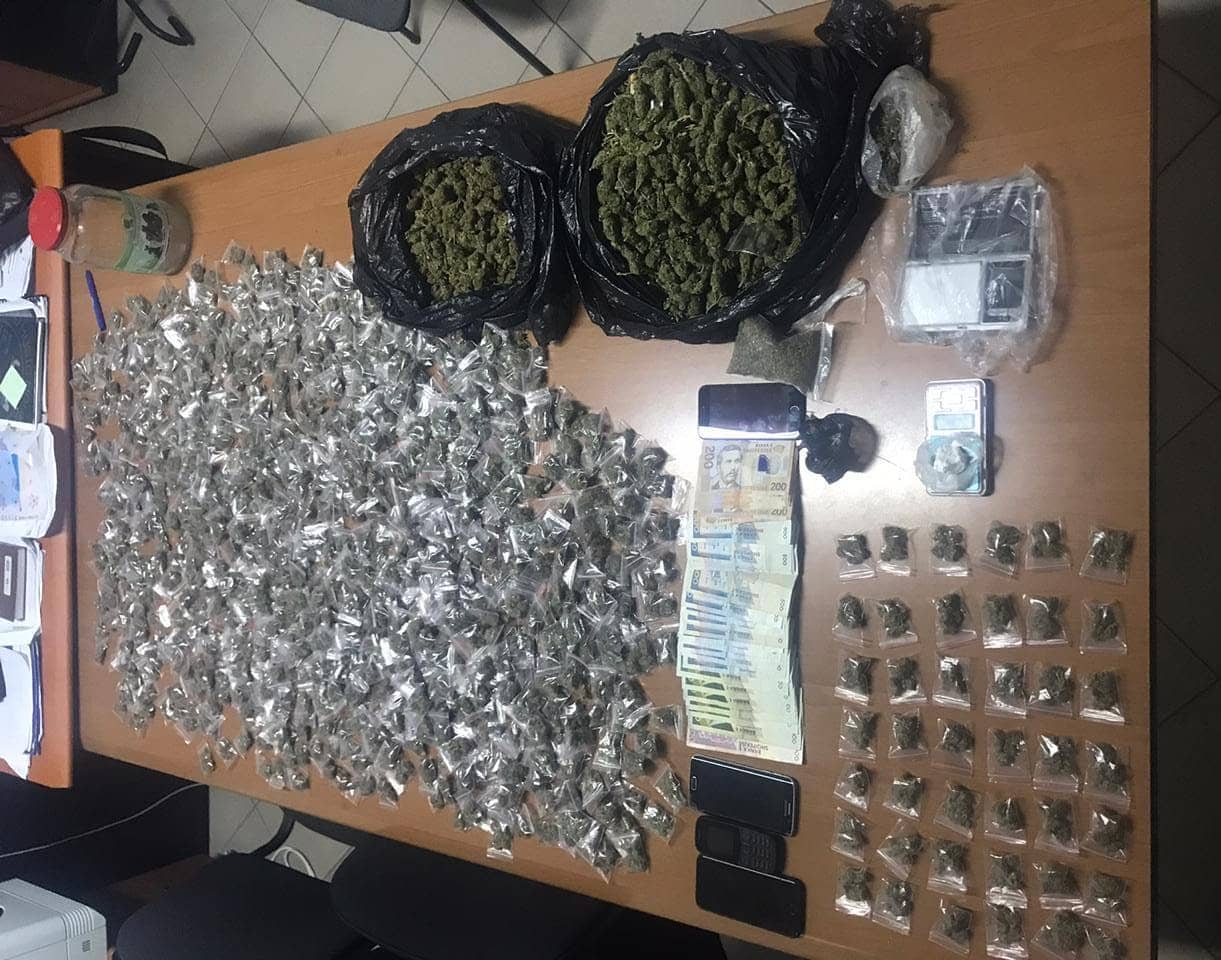 Shpërndante kanabis nëpër Tiranë, arrestohet 29-vjeçari