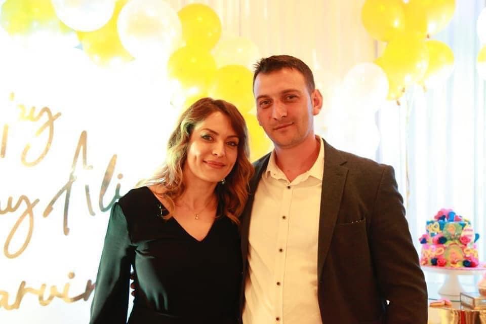 Deputetja e PS dedikim prekës për vëllain që humbi në aksident: Një vit pa ty na duket pafundësi