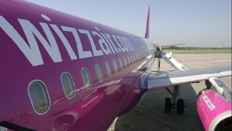 Defekt në avionin e linjës “Wizz Air”. Fluturimi drejt Venecias nga Rinasi shtyhet me disa orë