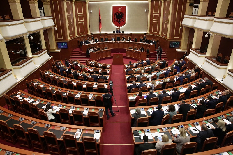 Kuvendi rrëzon dekretin e Presidentit Meta për ndryshimet në Kodin Zgjedhor