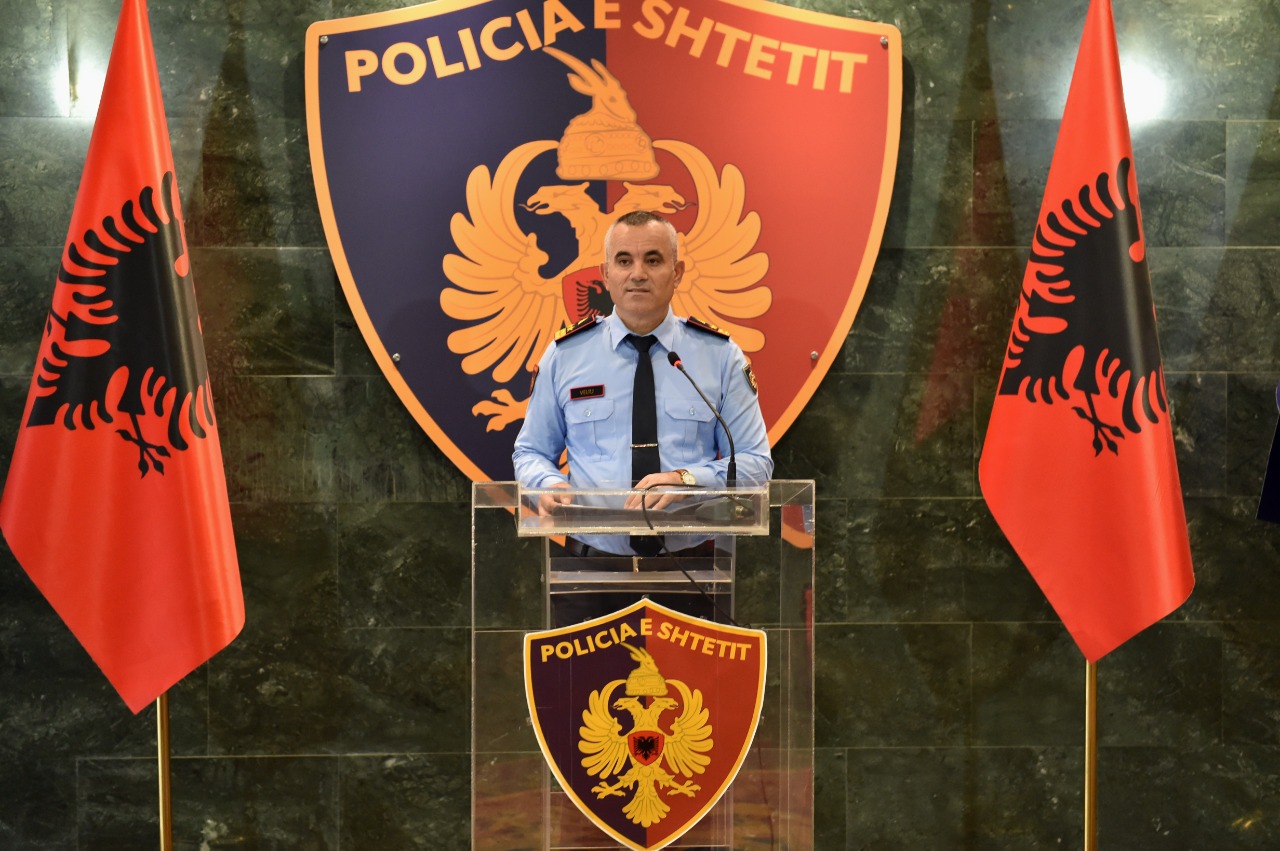 Edhe kryepolici Ardi Veliu mesazh qytetarëve: Mbani maskë, qëllimi ynë nuk është t’ju ndëshkojmë