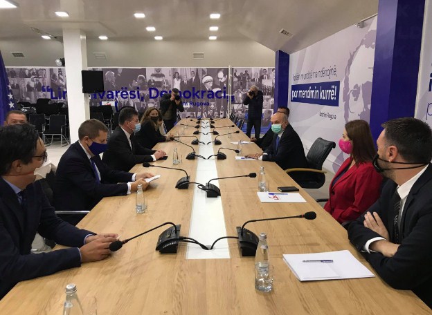 Mustafa e Lajçak flasin për përmbylljen e dialogut Kosovë-Serbi