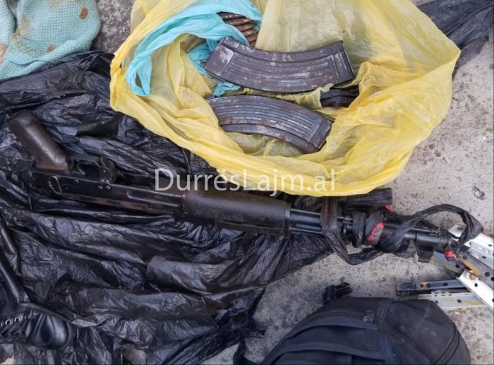 Automatik, krehra dhe fishekë në banesë, si u arrestua 51-vjeçari në Durrës