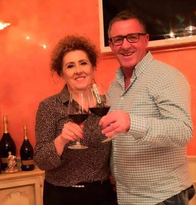 “Pas 20 ditësh morëm përgjigjen negativ”, Agron Llakaj preket nga Covid bashkë me bashkëshorten