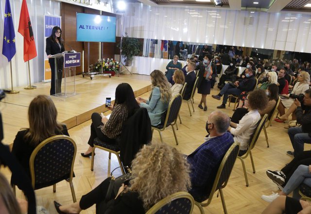 Jozefina Topalli prezanton partinë e re: Problemet nuk zgjidhen duke heshtur