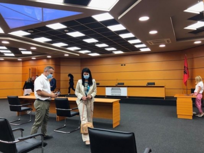 KPK e konfirmoi në detyrë, Komisioneri Publik ankimon vendimin dhe kërkon shkarkimin e prokurores së Durrësit