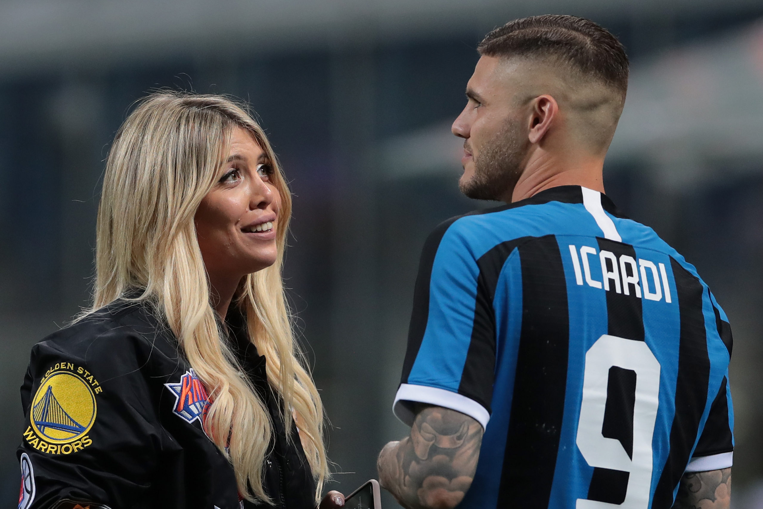 Wanda Nara provokon sërish: Pa dashuri, s’ka derbi. Urime miqve milanistë
