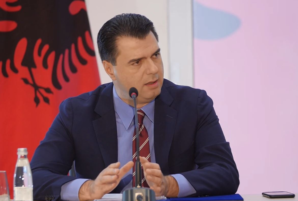 Ndarja nga jeta e Avni Mulës, Basha: Mendimet e mia janë me familjen e kompozitorit