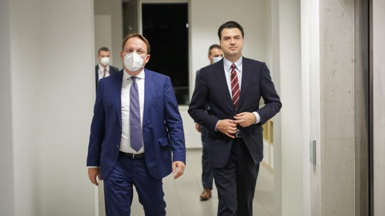 Basha pas takimit me Varhelyi: Ndryshimet e Kodit shembën themelet e 5 qershorit