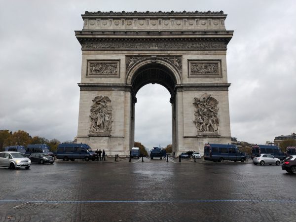 Alarm për bombë në Paris, evakuohet zona përreth Harkut të Triumfit (FOTO &#038; VIDEO)