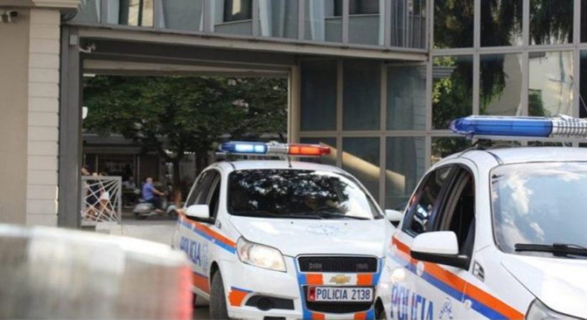 Protesta para kryeministrisë, policia procedon 15 persona