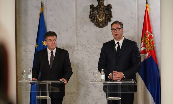 Vuçiç i vë kushte BE-së: Asociacioni të formohet me kompetenca ekzekutive jo si OJQ