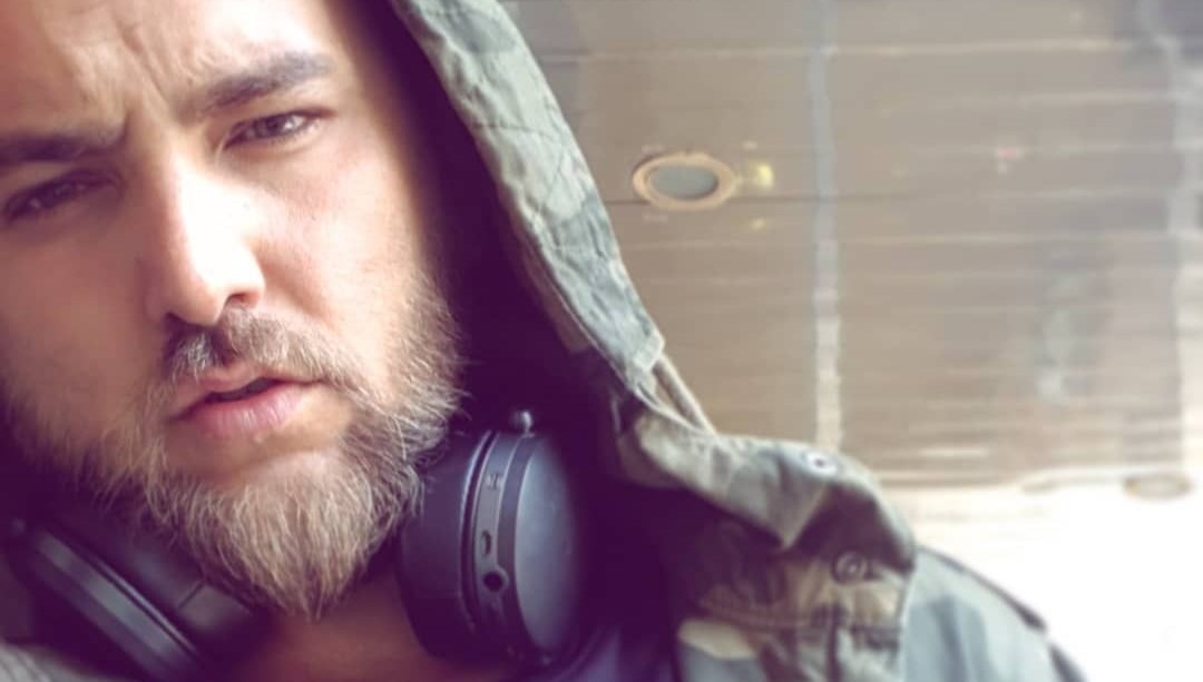 Nuk fitoi betejën me kancerin, humb jetën në moshë të re këngëtari turk