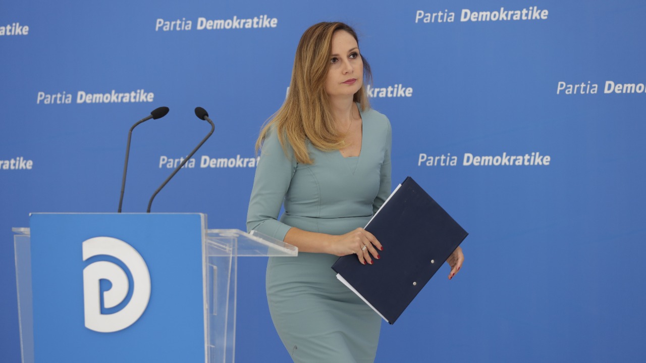 Tabaku: Buxheti i vitit 2021 ka në bazë mashtrimin dhe vjedhjen e qytetarëve