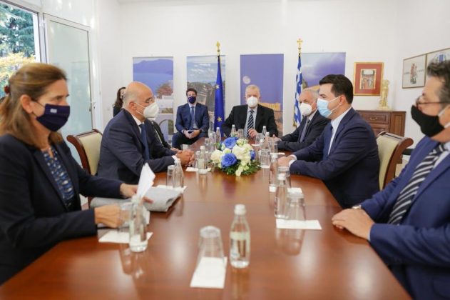 Basha takon ministrin e Jashtëm të Greqisë: Domosdoshmëri anulimi i ligjit të luftës