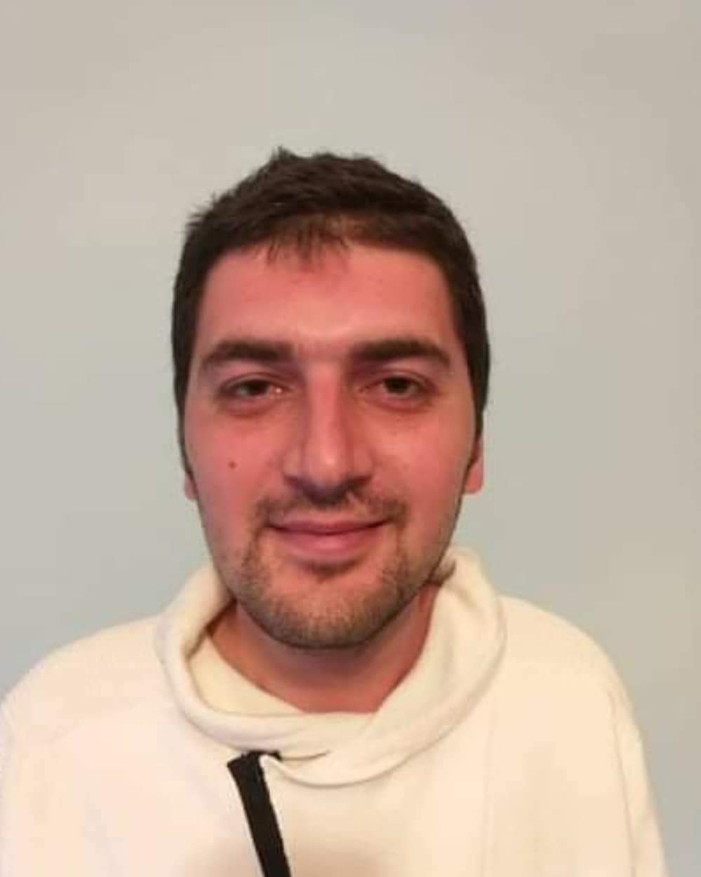 Humb prej gati 48 orësh i riu në Durrës, familjarët apelojnë për ndihmë