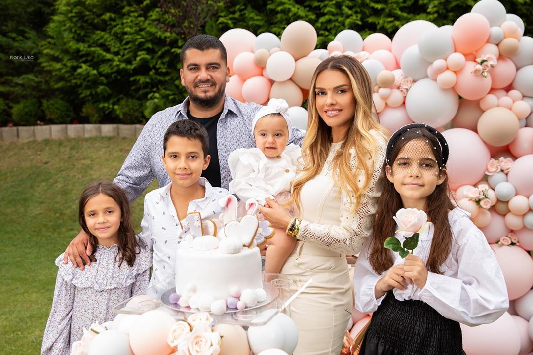 Ermal Fejzullahu rrëfen prapaskenat e sikletshme në sallën e lindjes: Shkova i pirë