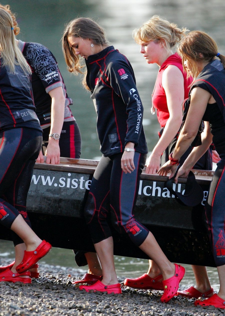 Kthehen prapë në trend sandalet “e çuditshme” (FOTO)