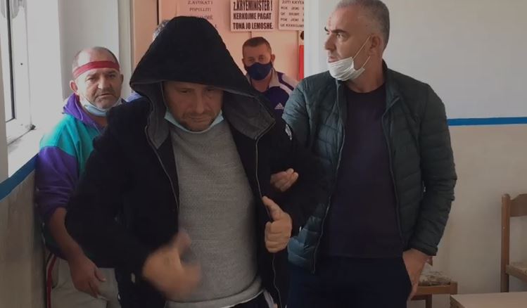 Pesë ditë grevë! Përkeqësohet gjendja e një prej naftëtarëve të Ballshit, dërgohet në spital