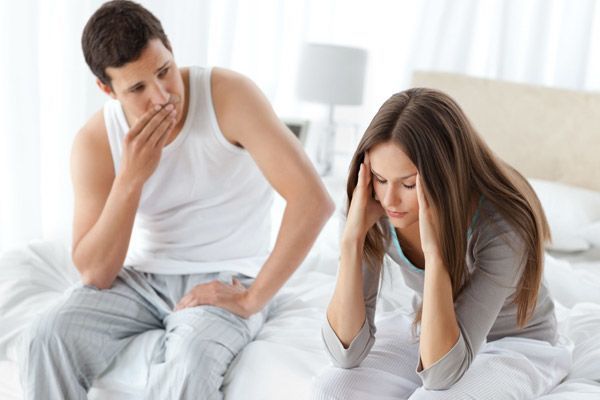 Studimi: ​Një burrë është më i shëndetshëm në një martesë në të cilën gruaja e tij ankohet