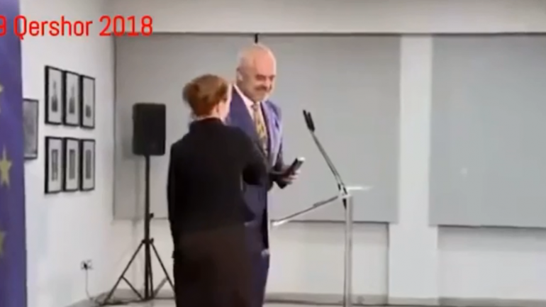 Petrit Vasili: Karagjozi, që ndante medalje për Negociatat e pahapura! (VIDEO)