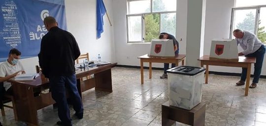 EMRI/ Anëtarësia e PD Tiranë skualifikon vetëm 1 kandidat nga 140 në listë